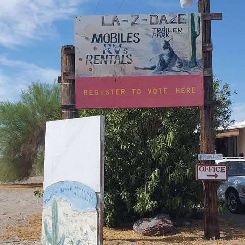 La-z-daze RV and Trailer Park Logo